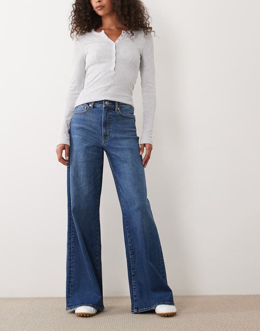 Good American Good Waist Palazzo Jeans In Mid Blue Wash Size 4/27 Wide Leg